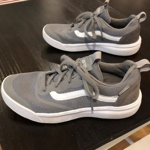 Youth Big kids Vans UltraRange shoes